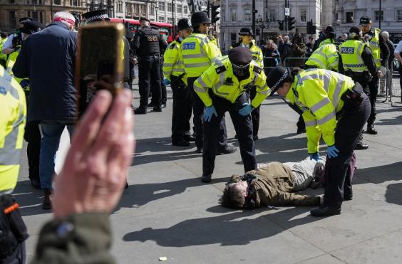 λονδίνο συλλήψεις