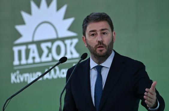 νικος ανδρουλακης 