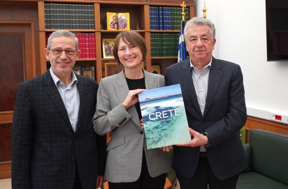 Πρέσβης της Φινλανδίας -Αρναουτάκης