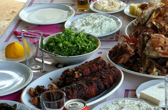 ΠΑΣΧΑΛΙΝΟ ΤΡΑΠΕΖΙ