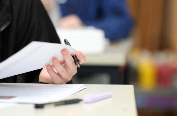 μαθητές - εξετάσεις 