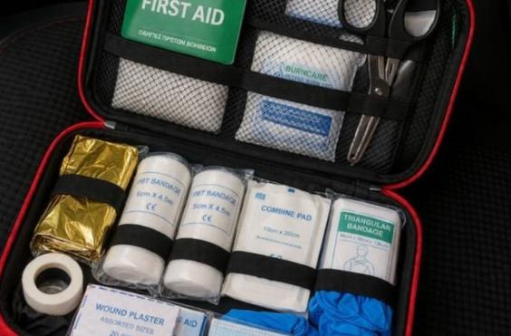 φαρμακείο αυτοκινήτου