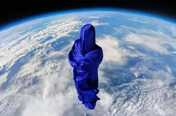 γλυπτό διάστημα