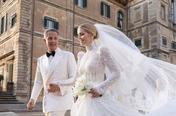 λαιδη κιτι σπενσερ μαικλ Λιούις