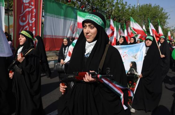 ιράν γυναίκες παρέλαση