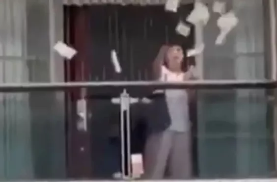 κίνα, χρήματα