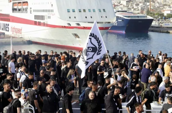 φιλαθλοι οφη καραβι