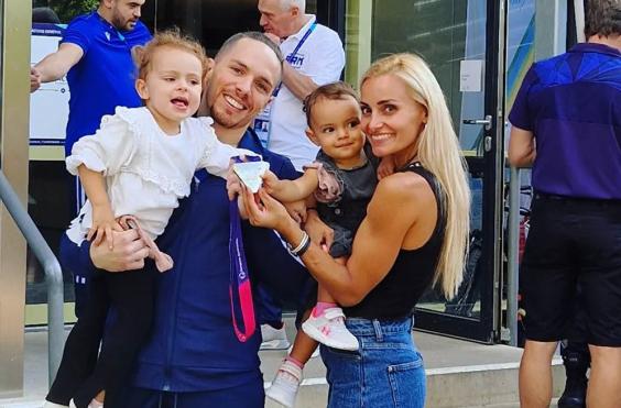 πετρούνιας