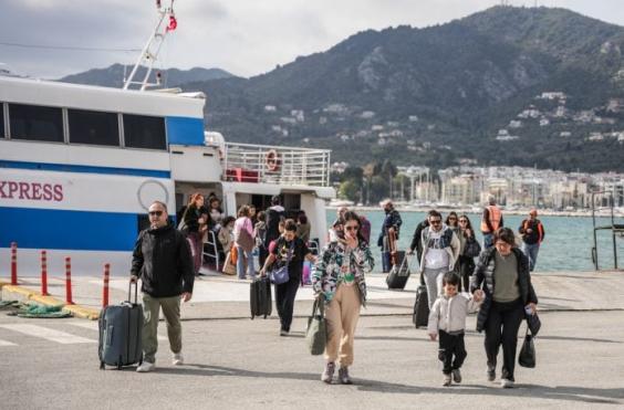 τουρκοι τουριστες λεσβος