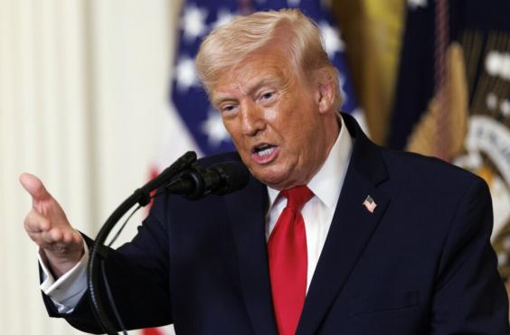 ΝΤΟΝΑΛΝΤ ΤΡΑΜΠ