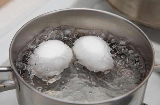 βράσιμο αυγών