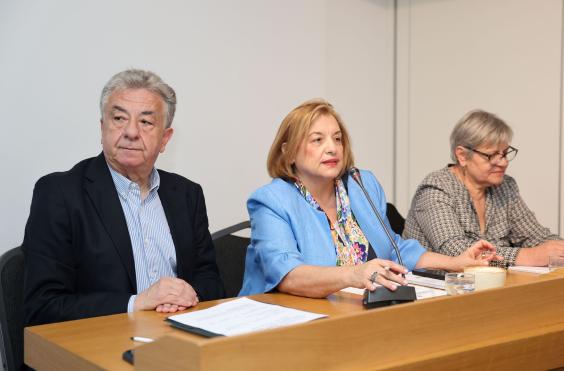 περιφέρεια αρναουτάκης