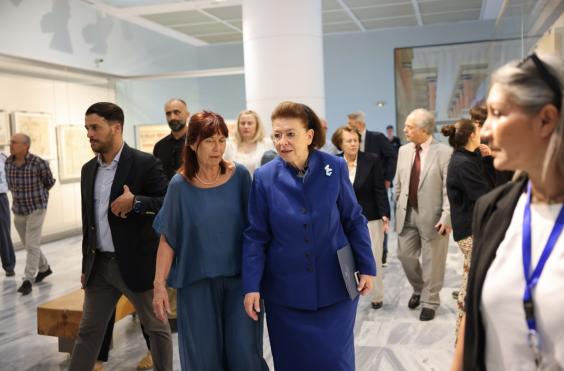 Λίνα Μενδώνη