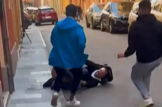 μόντενα, δράστης