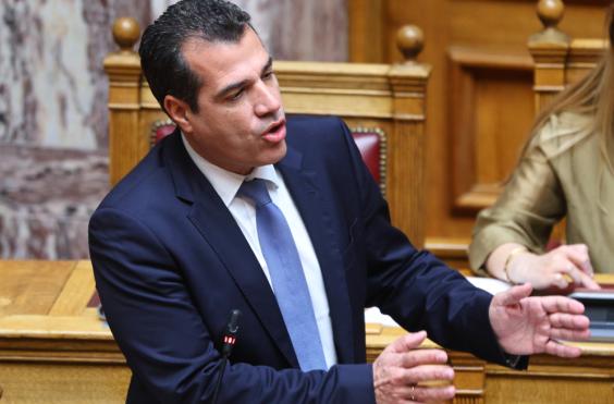 Θάνος Πλεύρης 