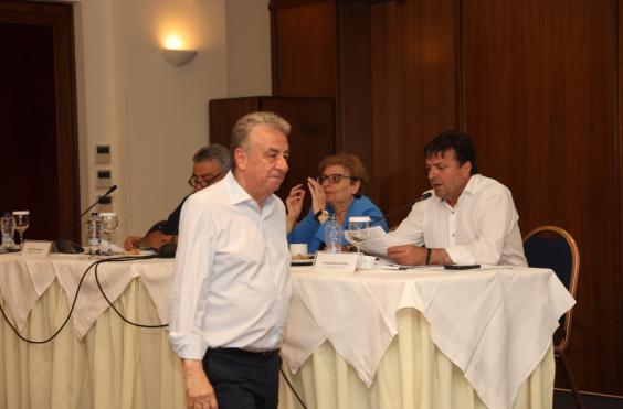 Σταύρος Αρναουτάκης 