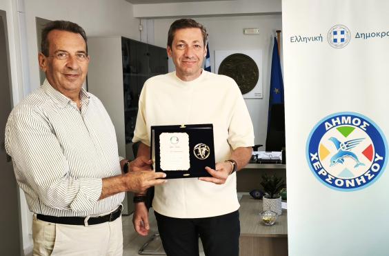 συνάντηση του Δημάρχου Χερσονήσου με τον Α.Ο. Χερσονήσου