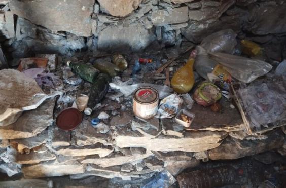 Γεμάτο σκουπίδια το εκκλησάκι του Τιμίου Σταυρού