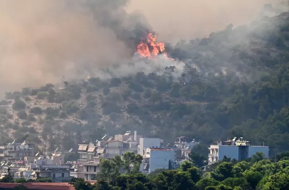 φωτιές σε Περιφερειακή Αιγάλεω και Χαϊδάρι 