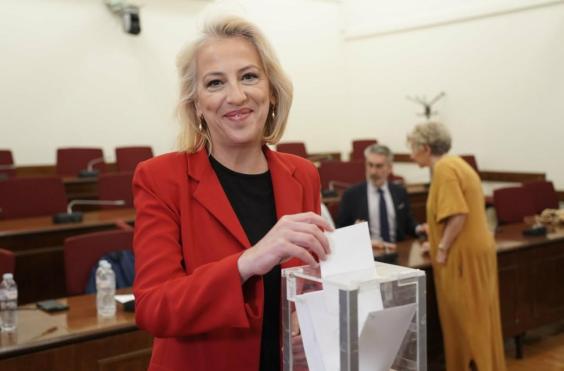 ρένα δούρου
