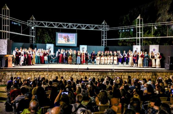 Ιστορικό αντάμωμα παράδοσης και ενότητας στην εκδήλωση  «Στα βήματα του Λυκείου των Ελληνίδων»   