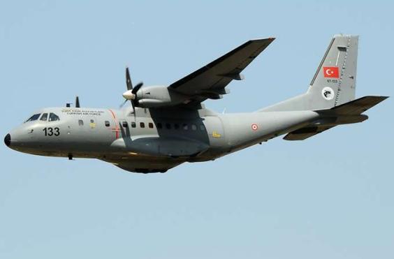  CN-235