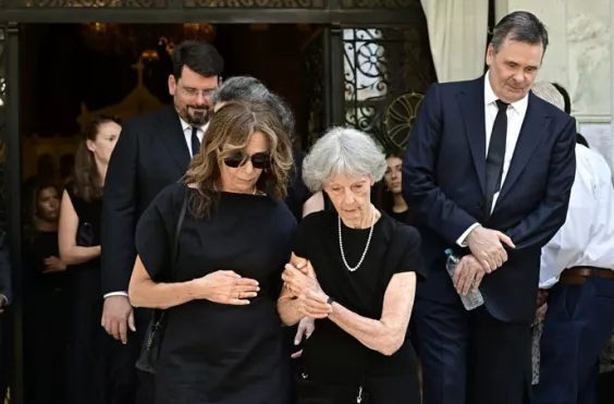 κηδεια στεφανου μανου