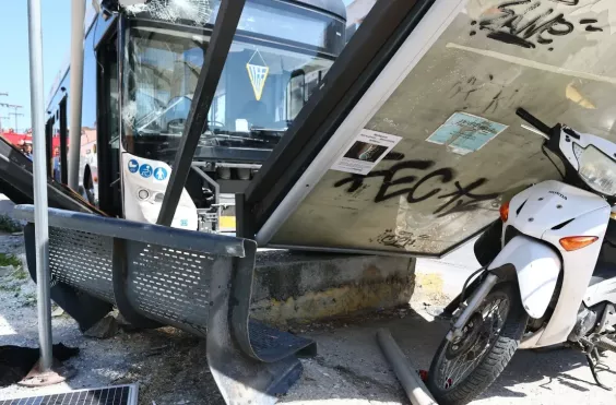 τροχαίο με λεωφορεία στη Θεσσαλονίκη