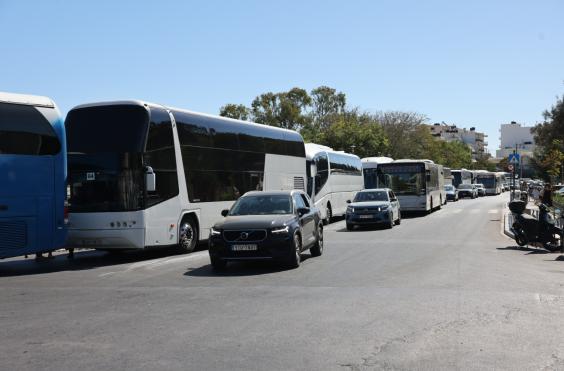 Τουριστικά λεωφορεία 