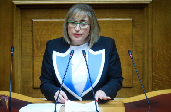 Στέλλα Αραμπατζη