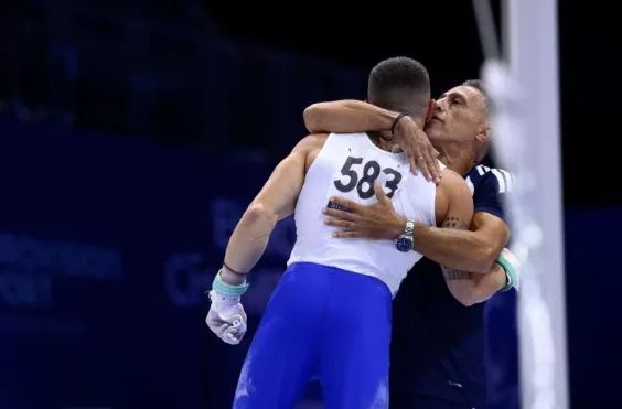 petrounias