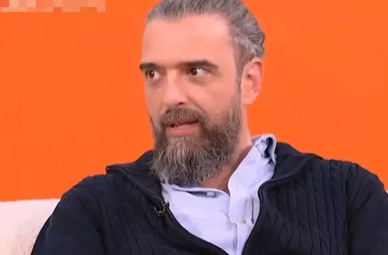 τ