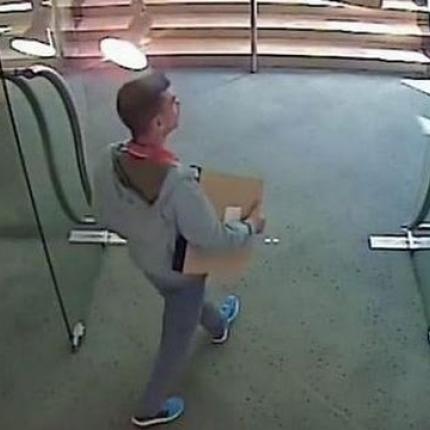 'Ενας κλέφτης για... κλάμματα! (βίντεο)