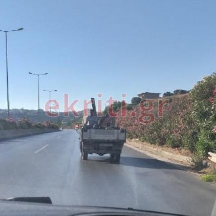 Τραγικές εικόνες στους δρόμους της Κρήτης.