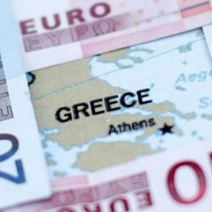 Σε νέα ιστορικά επίπεδα υποχωρούν οι αποδόσεις των ελληνικών ομολόγων