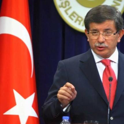 Α.Νταβούτογλου: Η Τουρκία χρειάζεται ένα φιλελεύθερο Σύνταγμα