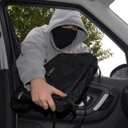 κλοπη αυτοκινητο.jpg