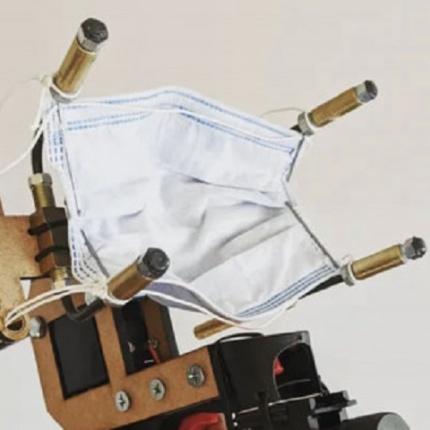 Το υπέρτατο όπλο κατά των αρνητών της μάσκας έφτιαξε youtuber