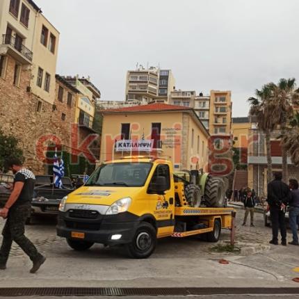 Οι αγρότες εμφανίζονται αποφασισμένοι να κλιμακώσουν τις κινητοποιήσεις τους.