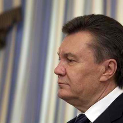 Έκπτωτος κηρύχθηκε ο Γιανουκόβιτς - Υπό τον έλεγχο των διαδηλωτών το προεδρικό μέγαρο