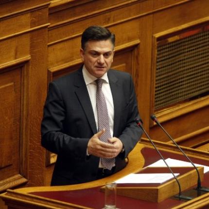 Το φρέσκο γάλα κάνει άνω κάτω την Κυβέρνηση
