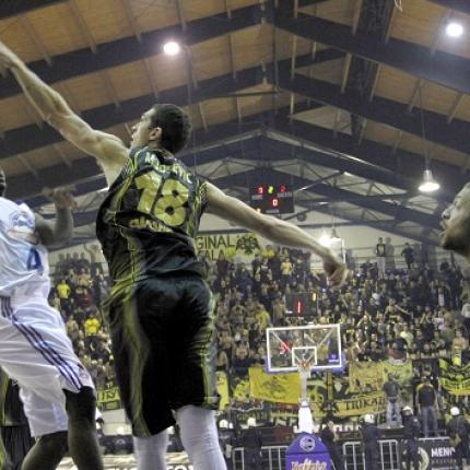 Σπουδαία νίκη τα Τρίκαλα 87-83 την ΑΕΚ