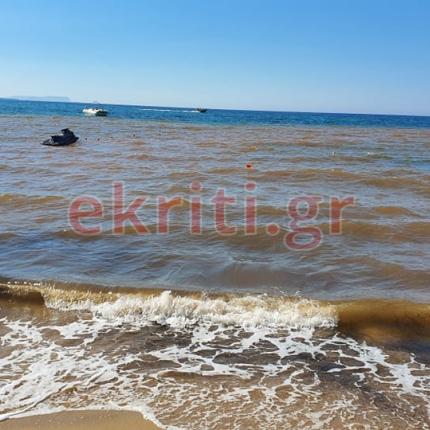 Αυτή την εικόνα παρουσιάζει η παραλία στα Μάλια!