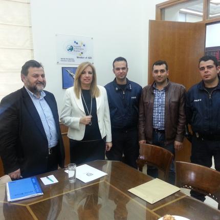 Γεννηματά/αστυνομικοί