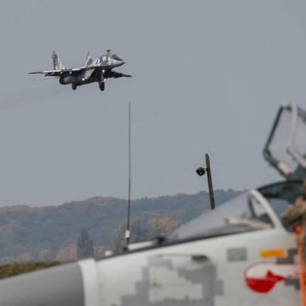2018-10-12t142023z_969635778_rc11f9158890_rtrmadp_3_ukraine-drills.jpg