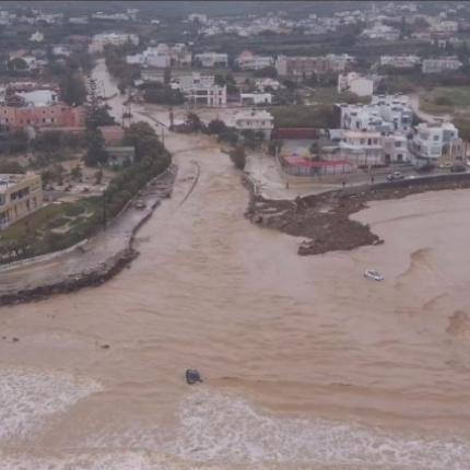 Οι καταστροφές από την κακοκαιρία είναι ανυπολόγιστες.