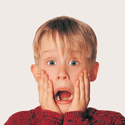 μονος στο σπιτι