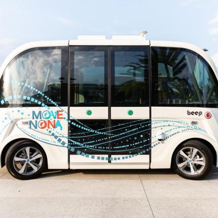 Ρομποτικά ταξί στην Ευρώπη, αυτόνομα λεωφορεία στις ΗΠΑ