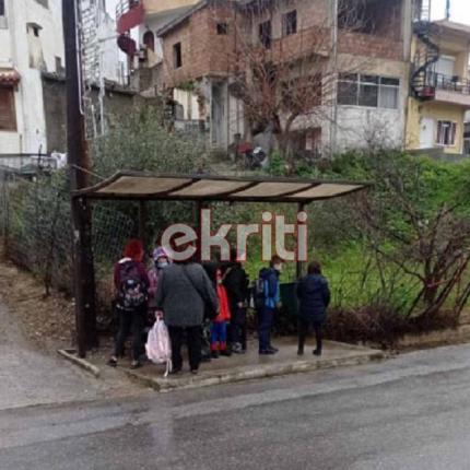 σταση λεωφορειου ποταμιες