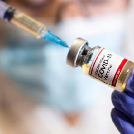 Η 3η δόση, το κλειδί για τον περιορισμό των θανάτων 